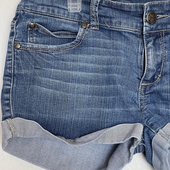 Colours Of The World Womens Shorts Sz 40 Denim Blue Mid Waist Mid Rise Rolled Up - Picture 3 of 11
